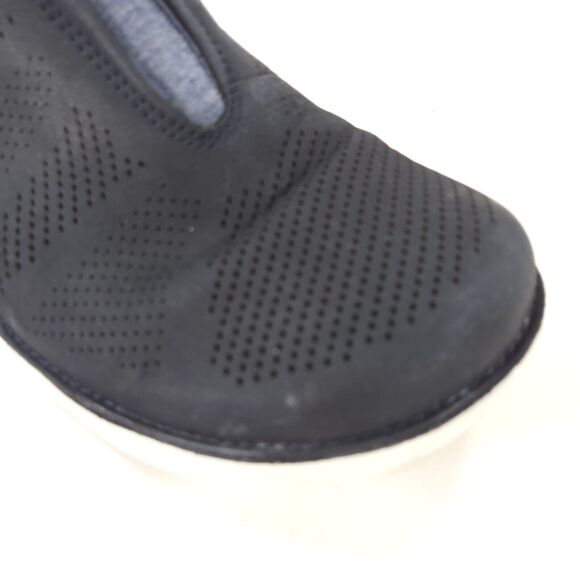 Clarks Artisan Casual Slip On Leather Loafer Flat Womens Size 7.5 26117832 Blue - Picture 8 of 9
